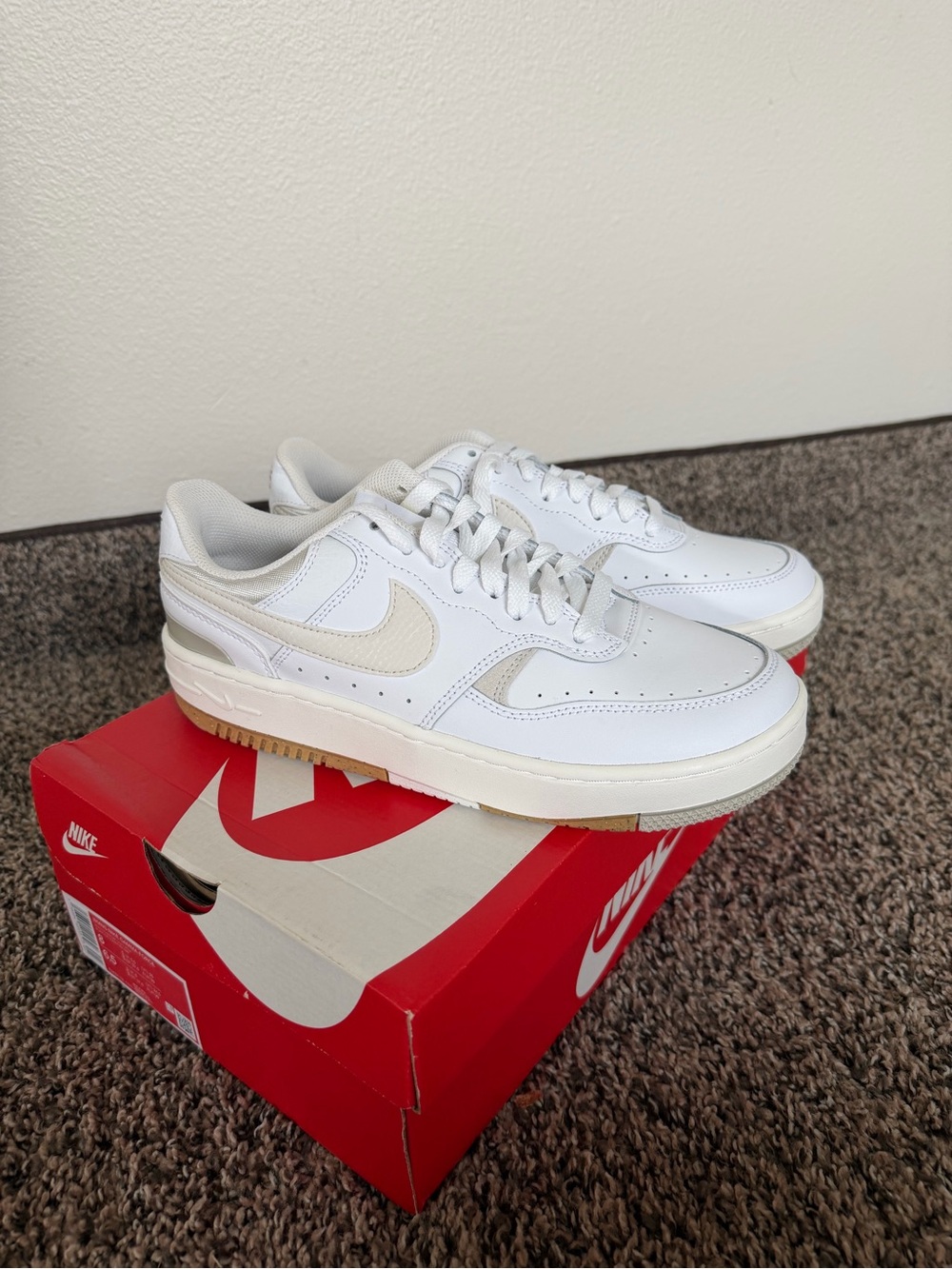 Nike gamma force White Low-Profile Sneakers with Cream Swoosh